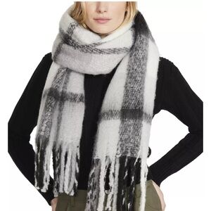 NEW Women's STEVE MADDEN LOFTY PLAID BLANKET WRAP SCARF